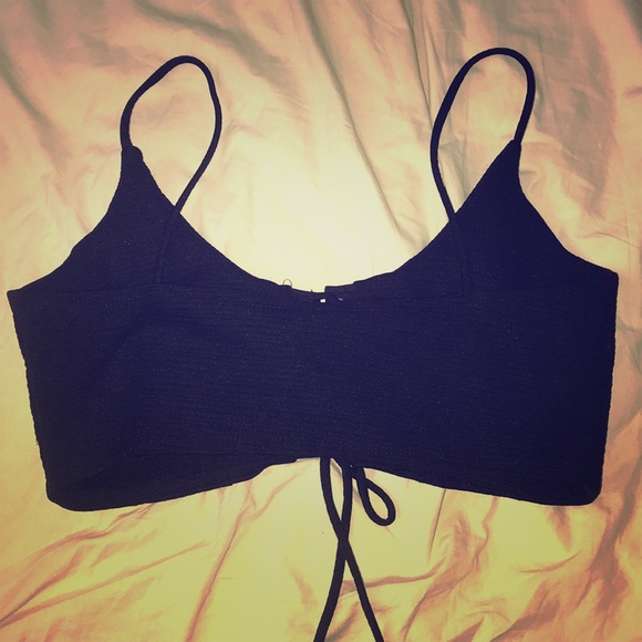 ⚡️Sale ⚡️Black crop top perfect for layering ✨ - Picture 5 of 8